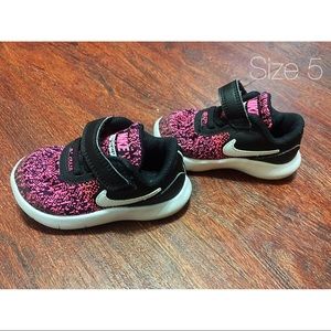 🚫SOLD🚫 5c Pink &Black Nike Flex Contact Shoes
